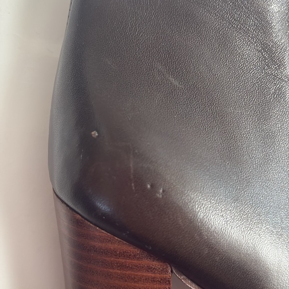 VINCE CAMUTO “Grenadine” heeled booties! - Picture 9 of 9